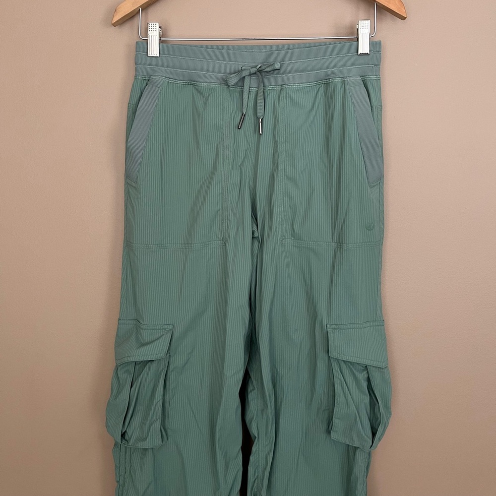 {Lululemon} Dance Studio Relaxed-Fit Mid-Rise Cargo Pant in Grey Eucalyptus - XS - Picture 2 of 10
